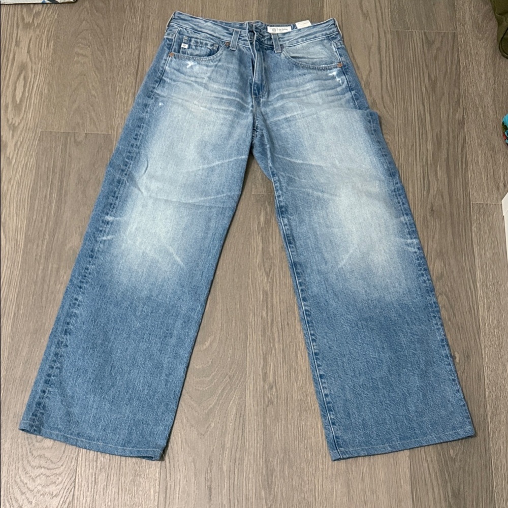Relaxed Wide-Leg Women’s Jeans in Light Blue Denim